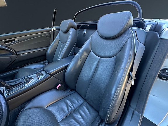 Mercedes-Benz SL500 13 of 30