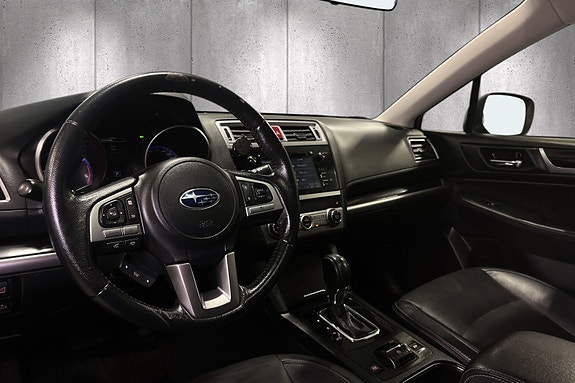 Subaru Outback 8 of 28