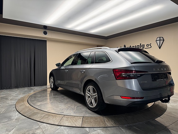 Skoda Superb 3 of 5