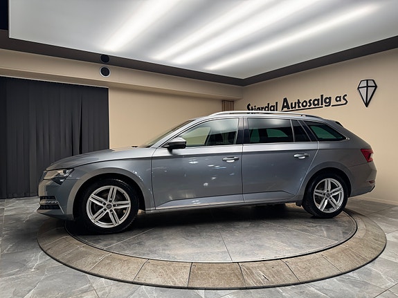 Skoda Superb 2 of 5