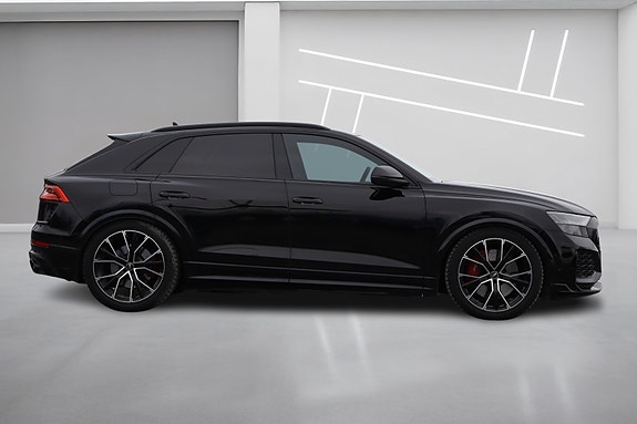 Audi RS Q8 3 of 5