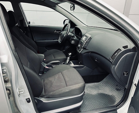 Hyundai i30 11 of 13