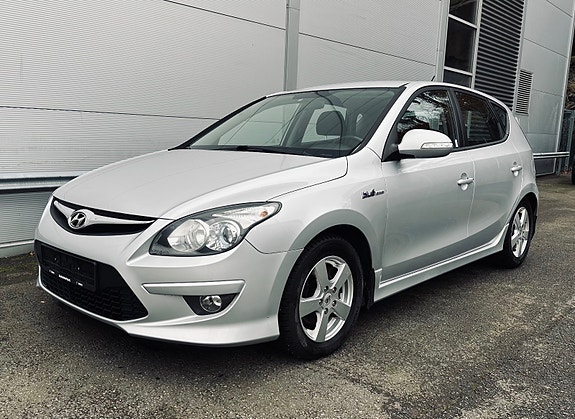 Hyundai i30 2 of 13