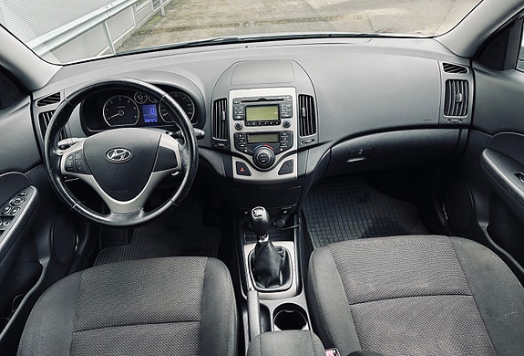 Hyundai i30 10 of 13