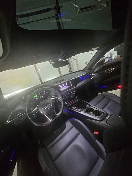 Audi e-tron GT 10 of 10