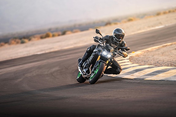 Kawasaki Z900SE 5 of 11