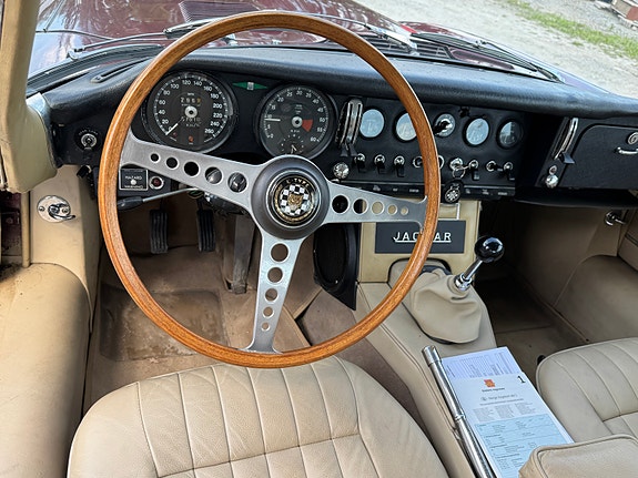 Jaguar E-TYPE 19 of 30