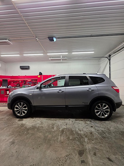 Nissan Qashqai+2 2 of 5