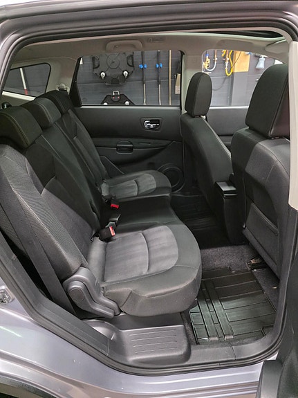 Nissan Qashqai+2 17 of 20