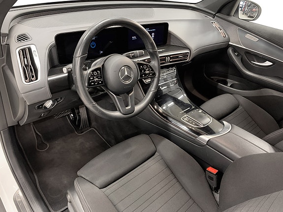 Mercedes-Benz EQC400 2 of 15