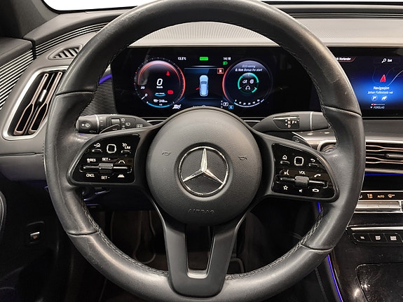 Mercedes-Benz EQC400 12 of 15