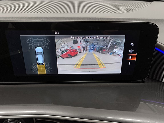 Mercedes-Benz EQC400 15 of 15