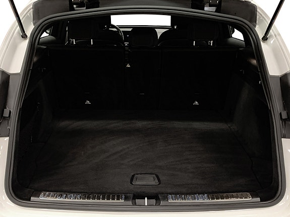 Mercedes-Benz EQC400 4 of 15