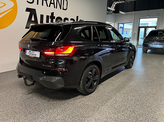BMW X1 4 of 5