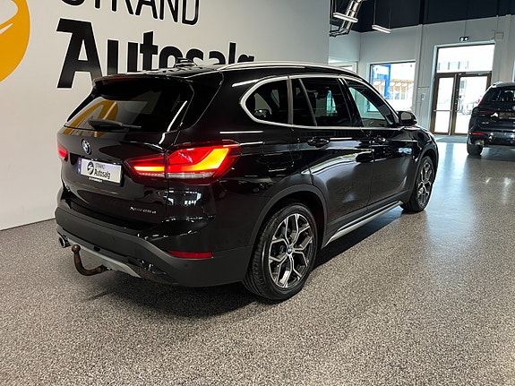 BMW X1 4 of 5