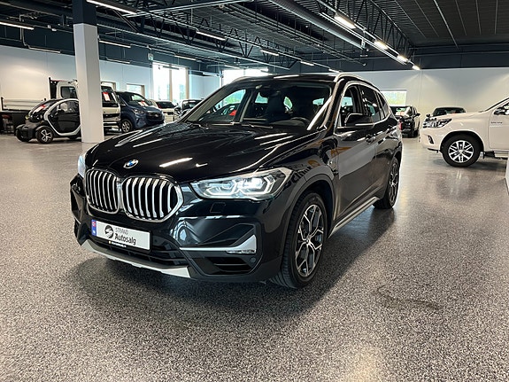 BMW X1 3 of 5