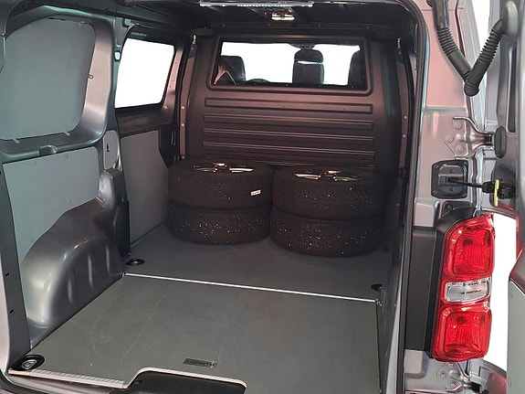 Opel Vivaro 5 of 5