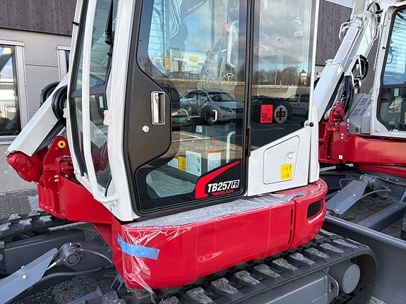 Takeuchi TB280FR / TB257FR, Kampanje tilbud, kun 1.99 fastrente på leasing, 4 år/4000t garanti 3 of 5
