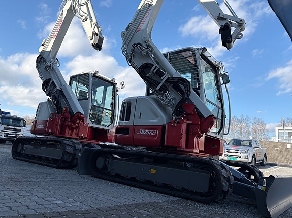 Takeuchi TB280FR / TB257FR, Kampanje tilbud, kun 1.99 fastrente på leasing, 4 år/4000t garanti 10 of 14