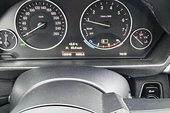 BMW 318i 8 of 14