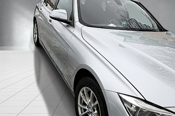 BMW 318i 4 of 14