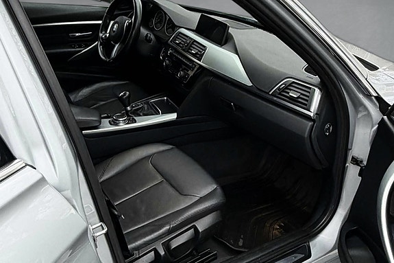 BMW 318i 9 of 14