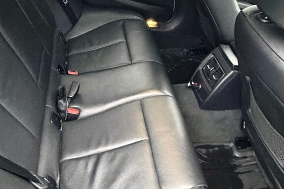 BMW 318i 13 of 14
