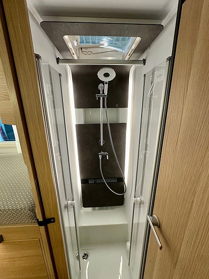Bilde 29 av Adria CORAL PLUSS 670SL.AUTOMATGIR.ADAPTIV-FARTSHOLDER.