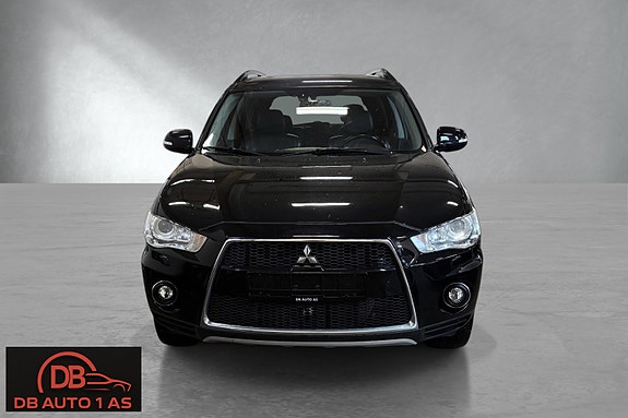 Mitsubishi Outlander 2 of 5