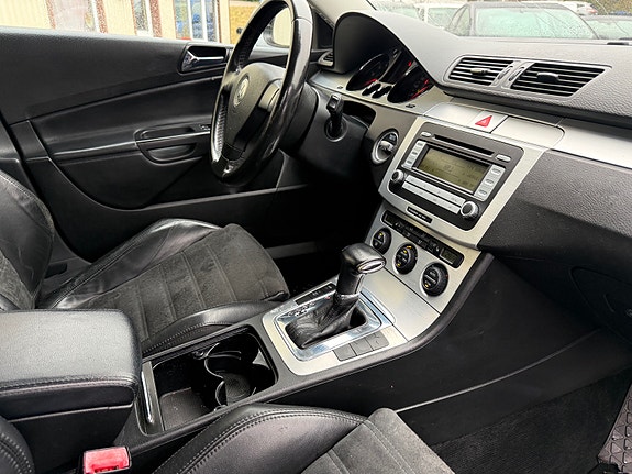 Volkswagen Passat 25 of 25
