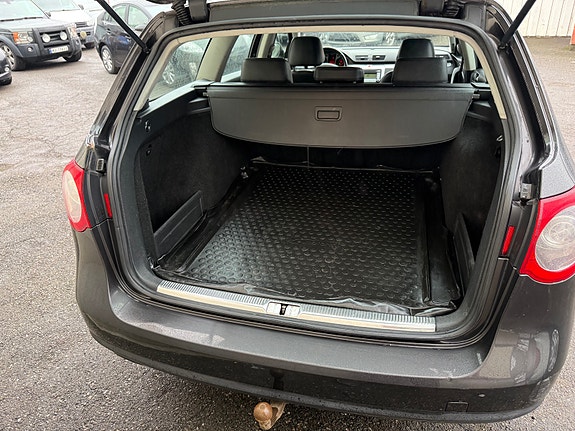 Volkswagen Passat 20 of 25