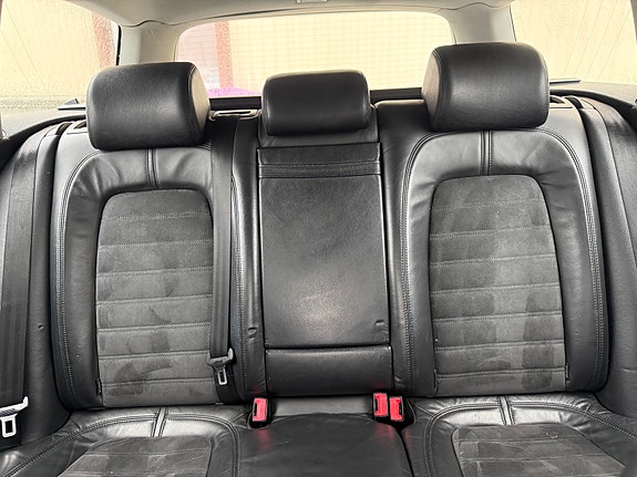 Volkswagen Passat 15 of 25