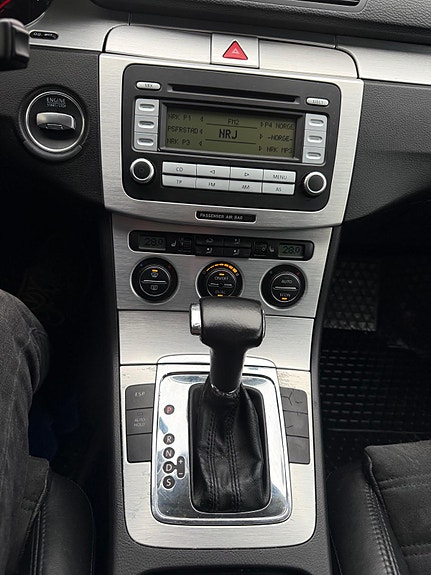 Volkswagen Passat 14 of 25
