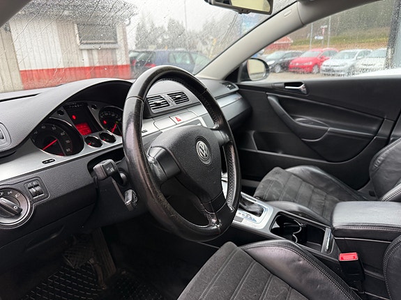 Volkswagen Passat 17 of 25