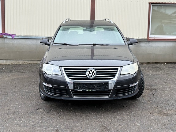 Volkswagen Passat 2 of 5
