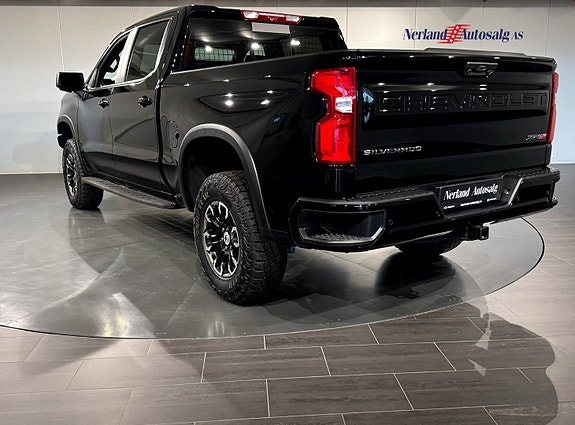 Chevrolet Silverado 5 of 5