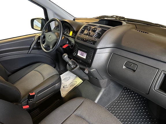 Mercedes-Benz Vito 21 of 23