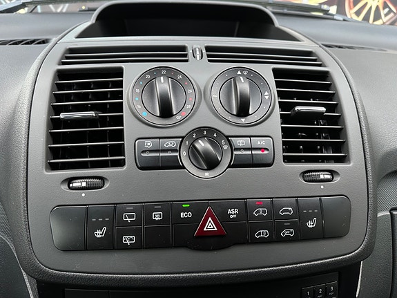 Mercedes-Benz Vito 18 of 23