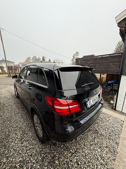 Mercedes-Benz B-Electric 3 of 5