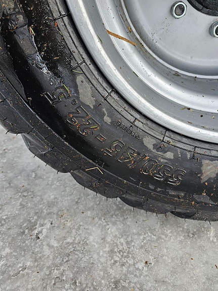 Valtra T214D med tømmervogn og hogstaggregat 2019, kr 1 500 000,-