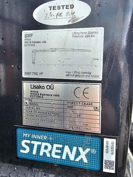 Valtra T214D med tømmervogn og hogstaggregat 2019, kr 1 500 000,-