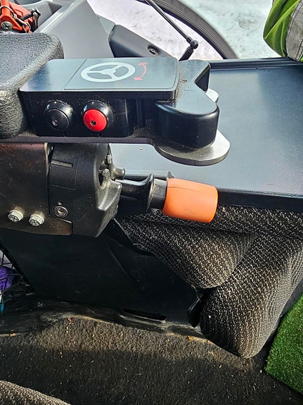 Valtra T214D med tømmervogn og hogstaggregat 2019, kr 1 500 000,-