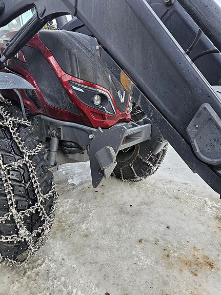 Valtra T214D med tømmervogn og hogstaggregat 2019, kr 1 500 000,-