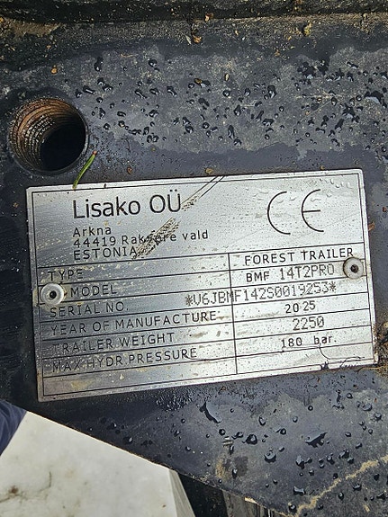 Valtra T214D med tømmervogn og hogstaggregat 2019, kr 1 500 000,-