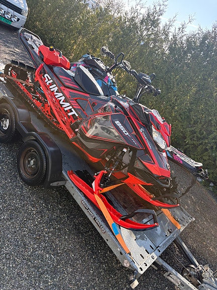 Ski-doo Summit 850 E-Tec 5 of 5