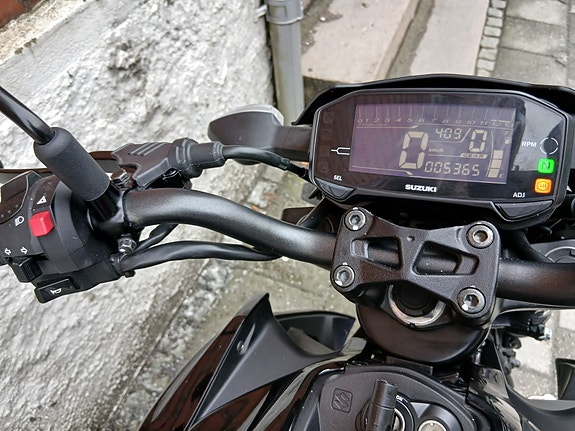 Suzuki GSX-S 125 4 of 5