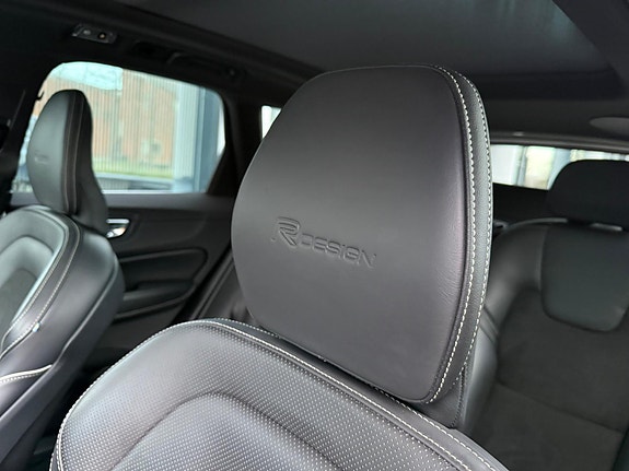 Volvo XC60 18 of 30
