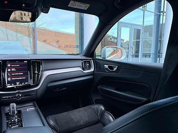 Volvo XC60 21 of 30