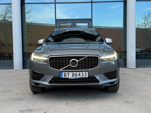 Volvo XC60 2 of 30