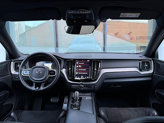 Volvo XC60 20 of 30